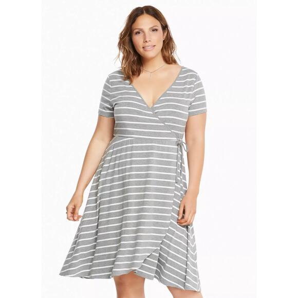 Torrid Striped Surplice Skater Dress Wrap Tie Gray White Womens Plus 2X - Picture 1 of 12